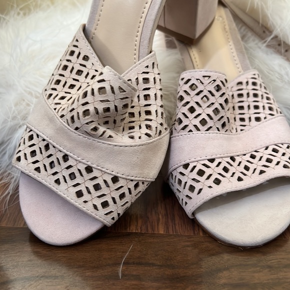 Vince Camuto Suede Cream Chunky Heel - Picture 7 of 9